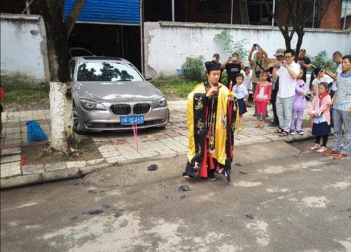 住宅大门风水讲究方位吗_风水有几大门派_大门风水