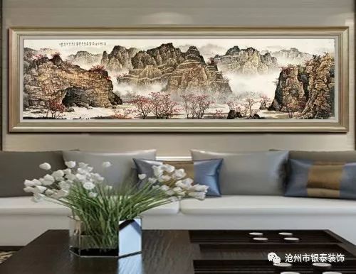 客厅沙发背景装饰画怎么选？这几幅彰显品位